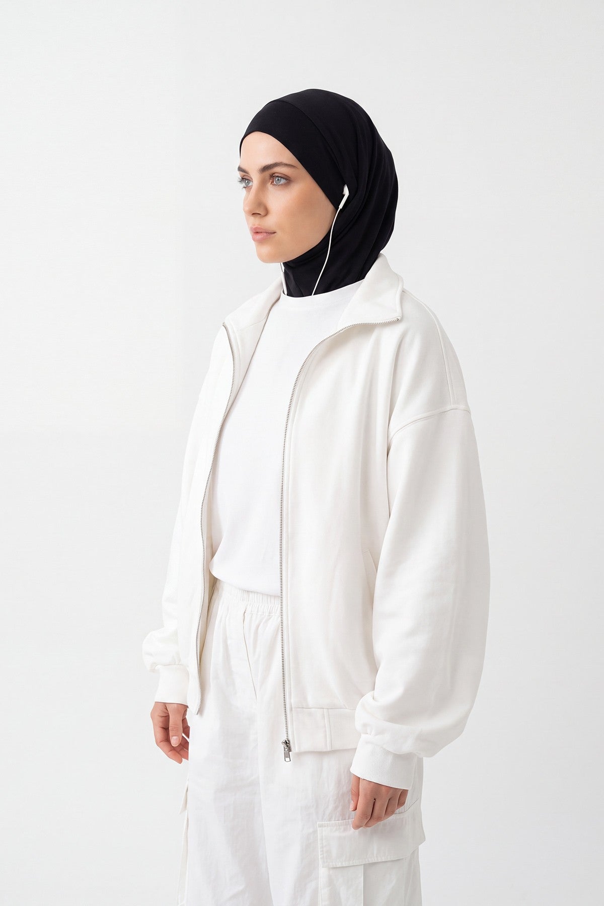 Ready-to-Wear Winter Hijab Bonnet with Built-In Neck Cover and Ear Access Points,B-94O