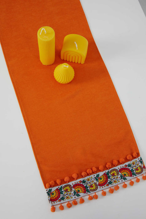Printed Polyester Table Runner with Handmade Pom-poms 30 x 90 cm Handicraft Table Cloth for Dinner Table, Parties, Home Decoration,R-64K