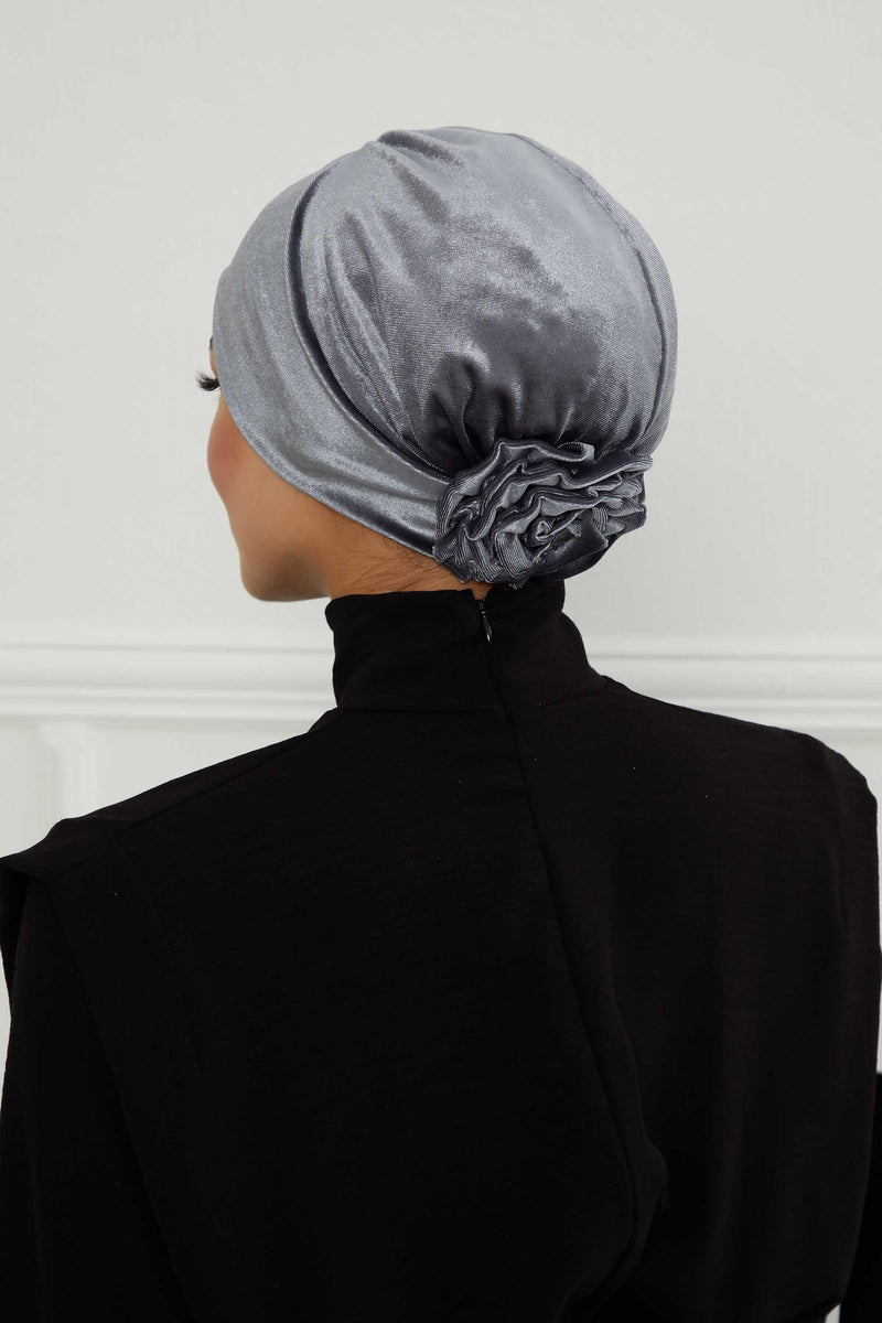 Vorgebundene Turbanmütze aus Samt mit Rosenmotiv auf der Rückseite, Sofort-Turbanmütze aus Samt für den Winter, Chemo-Kopfbedeckung aus Samt, B-53K