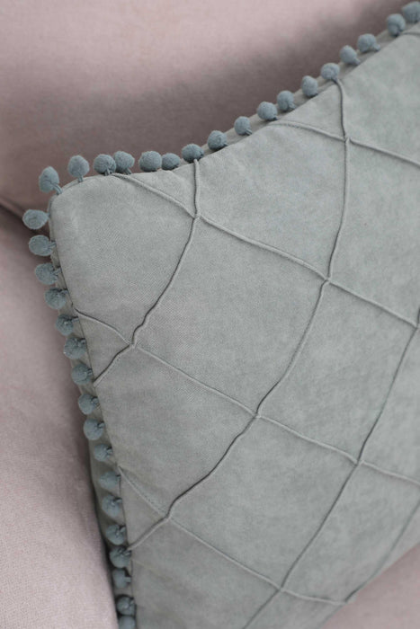 غطاء وسادة مبطن من بوهو مع كرات بوم على الحواف، غطاء وسادة بلون سادة مقاس 45.72 × 45.72 سم هدية الترحيب بالمنزل الجديد، K-245