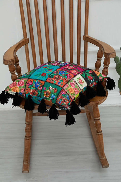 Kissenbezug mit Karnevalsmotiv und vielen bunten Quasten, 18 x 18 Zoll, bedruckter Kissenbezug mit Blumenmuster und Quastendesign, K-277