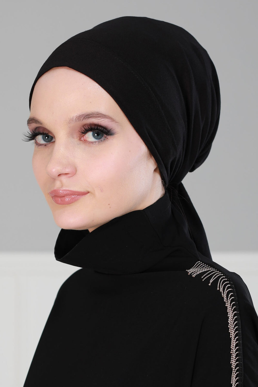 Chic Easy Wrap Hijab Cover for Women, Trendy Hijab for Stylish Look, Soft Comfortable Turban Head Covering, Chic Single Color Headscarf,B-45 Black