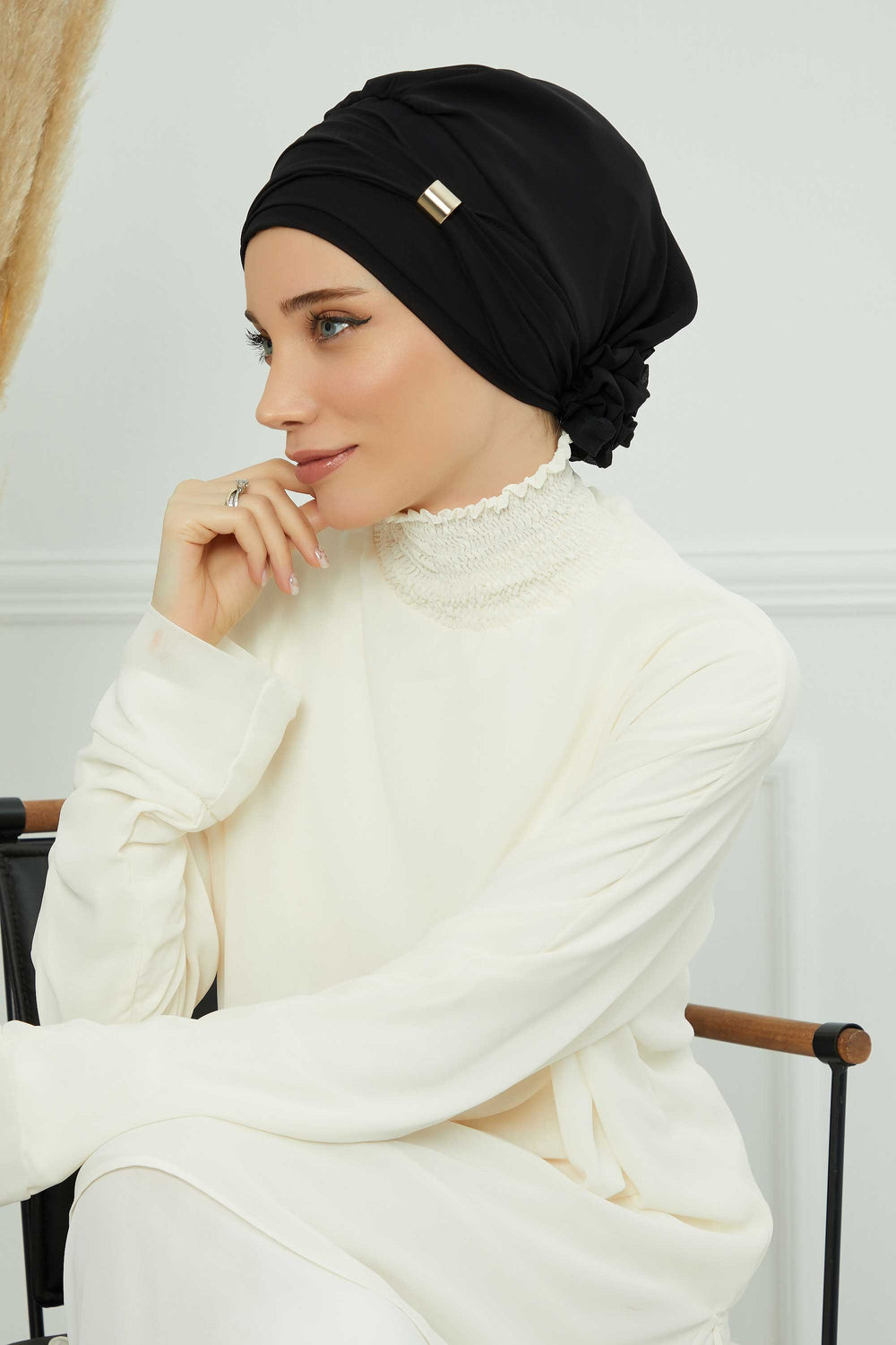 Chiffon Instant Turban with Sleek Gold Accent, Pre-Tied Hijab Cap for Women, Elegant Ready-to-Wear Modest Headwrap,HT-95S Black