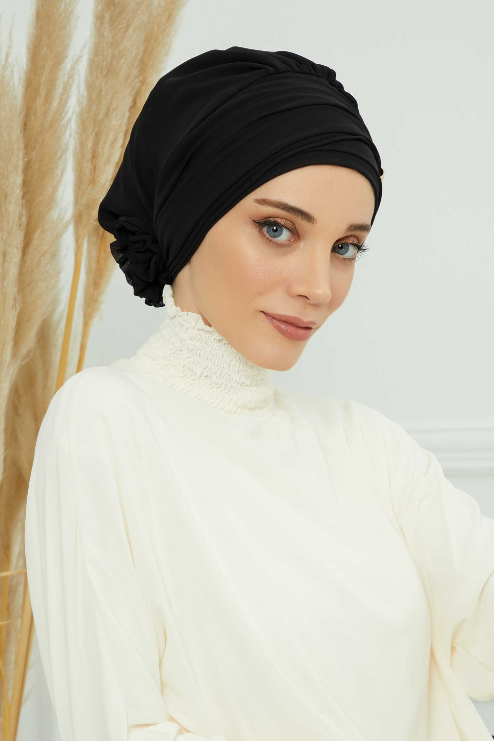 Chiffon Instant Turban with Sleek Gold Accent, Pre-Tied Hijab Cap for Women, Elegant Ready-to-Wear Modest Headwrap,HT-95S Black