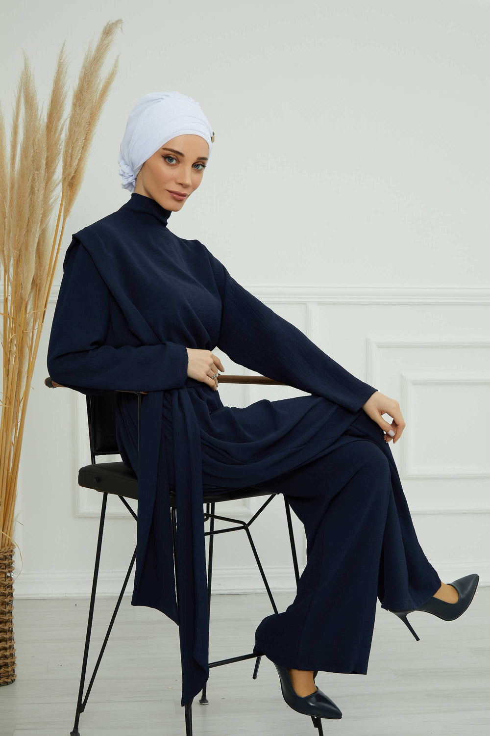 Chiffon Instant Turban with Sleek Gold Accent, Pre-Tied Hijab Cap for Women, Elegant Ready-to-Wear Modest Headwrap,HT-95S White