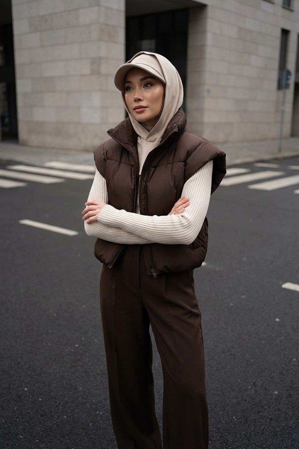 Full Coverage Bonnet Hijab with Visor, Ready to Wear Modest Visor Underscarf Bonnet with Neck Cover for All Seasons,B-88O Beige