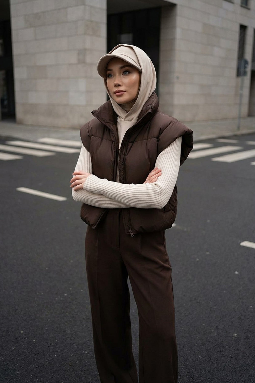 Full Coverage Bonnet Hijab with Visor, Ready to Wear Modest Visor Underscarf Bonnet with Neck Cover for All Seasons,B-88O Beige
