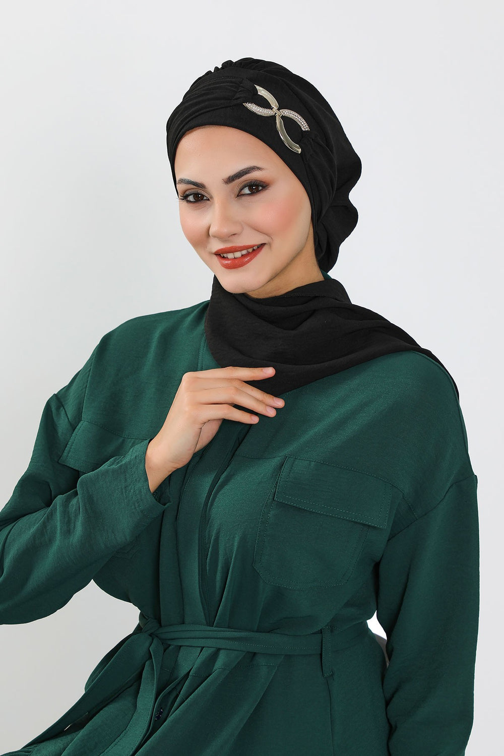 Instant Turban Lightweight Aerobin Scarf Head Turbans with Gorgeous Gold Accessory For Women Headwear Stylish Elegant Design,HT-94 Black