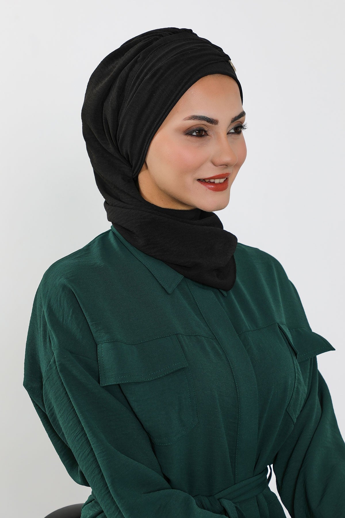 Instant Turban Lightweight Aerobin Scarf Head Turbans with Gorgeous Gold Accessory For Women Headwear Stylish Elegant Design,HT-94 Black