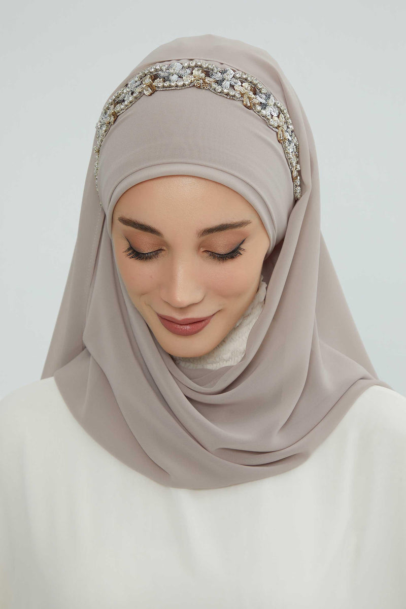 Luxuriöser Abend-Hijab mit eleganten Accessoires, Chiffon-Hochzeits-Hijab für besondere Anlässe mit goldenen oder silbernen Accessoire-Optionen, CPS-100