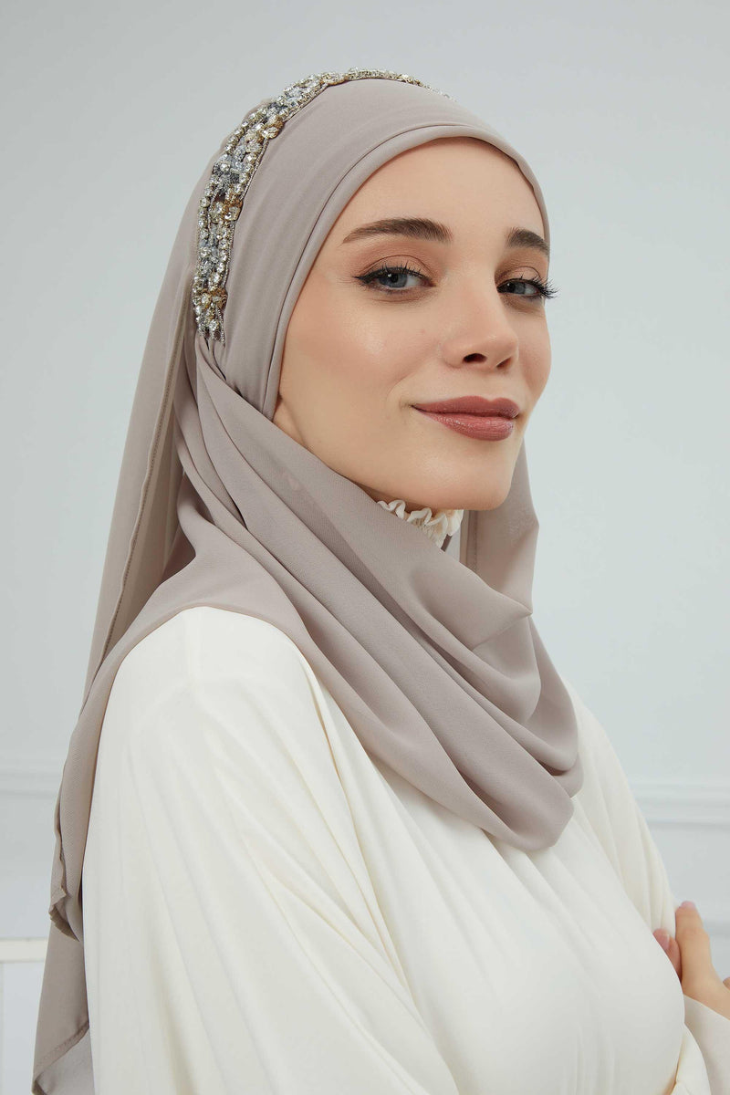 Luxuriöser Abend-Hijab mit eleganten Accessoires, Chiffon-Hochzeits-Hijab für besondere Anlässe mit goldenen oder silbernen Accessoire-Optionen, CPS-100