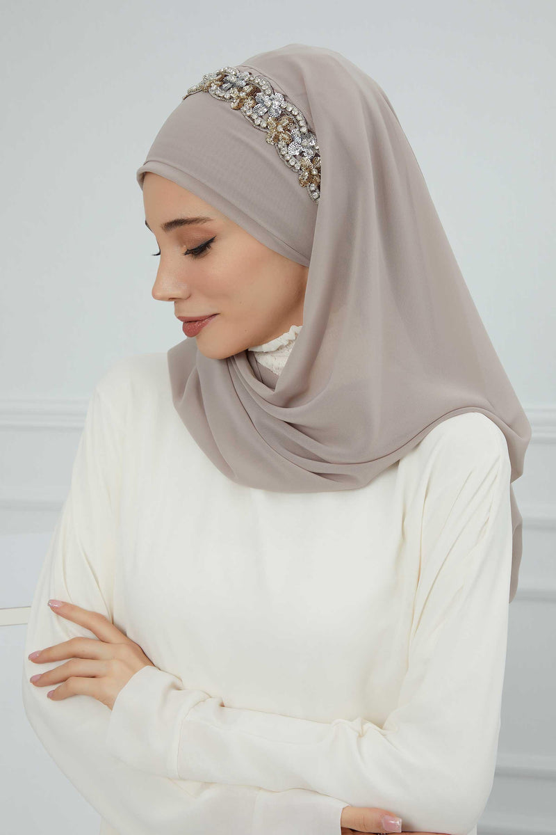 Luxuriöser Abend-Hijab mit eleganten Accessoires, Chiffon-Hochzeits-Hijab für besondere Anlässe mit goldenen oder silbernen Accessoire-Optionen, CPS-100
