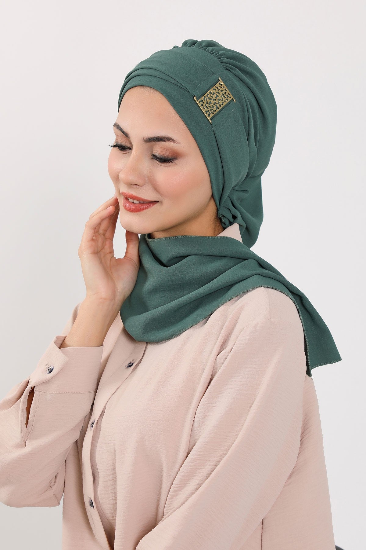 Modest Fashion Instant Aerobin Turban with Leopard Pattern Accessory, Pre-Tied Aerobin Hijab with Chic Metal Accessory,HT-11A Light Green
