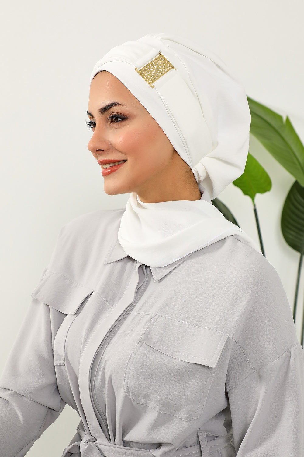 Modest Fashion Instant Aerobin Turban with Leopard Pattern Accessory, Pre-Tied Aerobin Hijab with Chic Metal Accessory,HT-11A Ecru