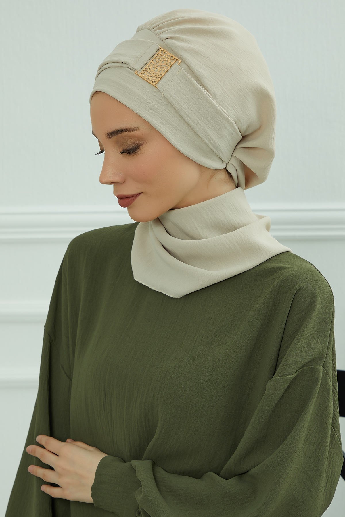 Modest Fashion Instant Aerobin Turban with Leopard Pattern Accessory, Pre-Tied Aerobin Hijab with Chic Metal Accessory,HT-11A Beige