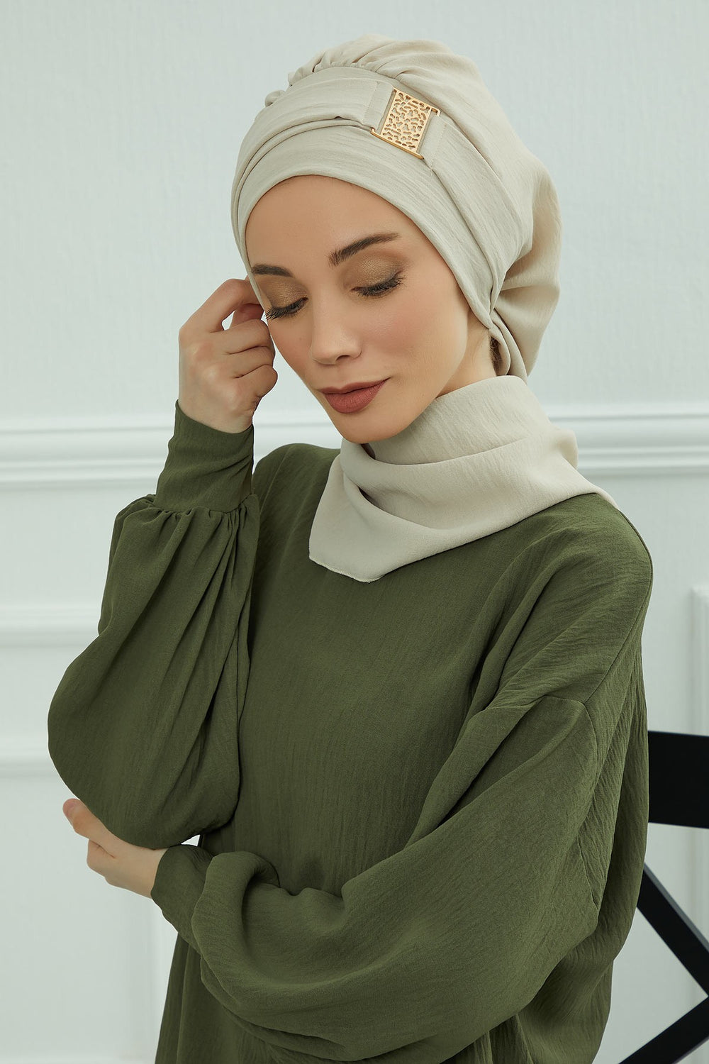 Modest Fashion Instant Aerobin Turban with Leopard Pattern Accessory, Pre-Tied Aerobin Hijab with Chic Metal Accessory,HT-11A Beige