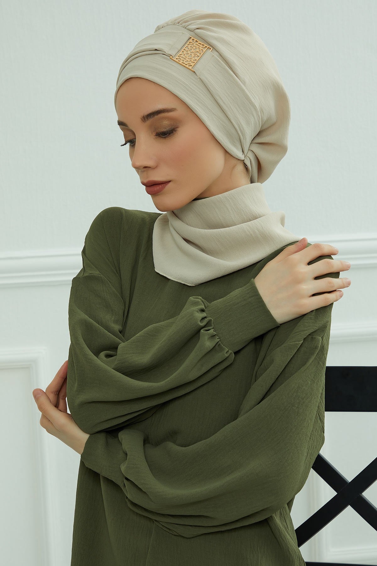 Modest Fashion Instant Aerobin Turban with Leopard Pattern Accessory, Pre-Tied Aerobin Hijab with Chic Metal Accessory,HT-11A Beige