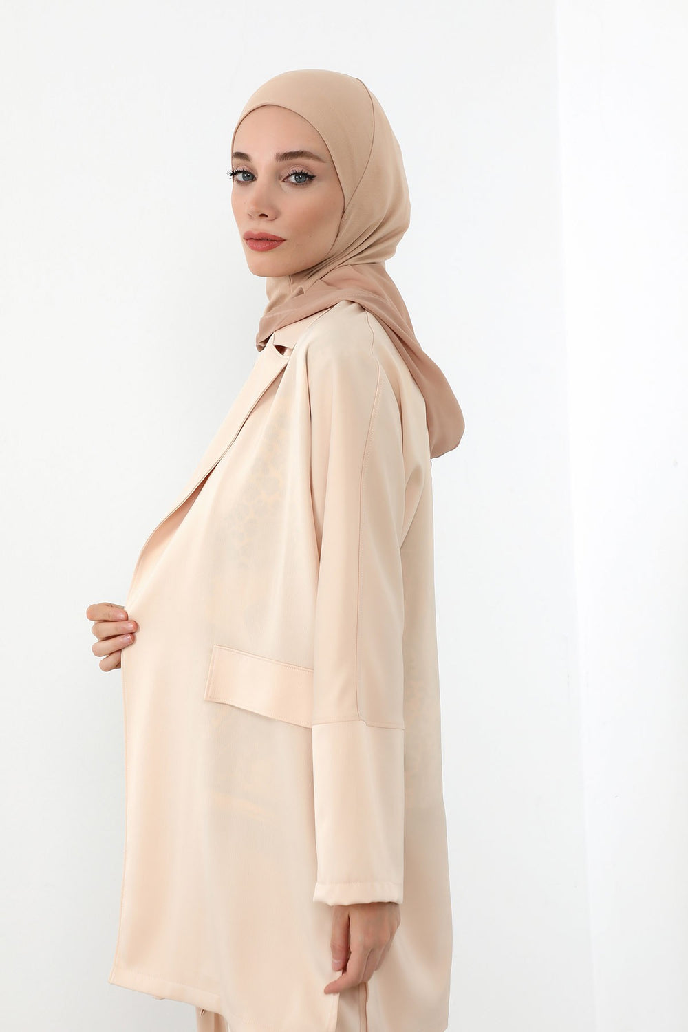 Neck-Covering Jersey Bonnet with Chiffon Hood, Full-Coverage Bonnet with Lightweight Chiffon Hood,B-95 Sand Brown
