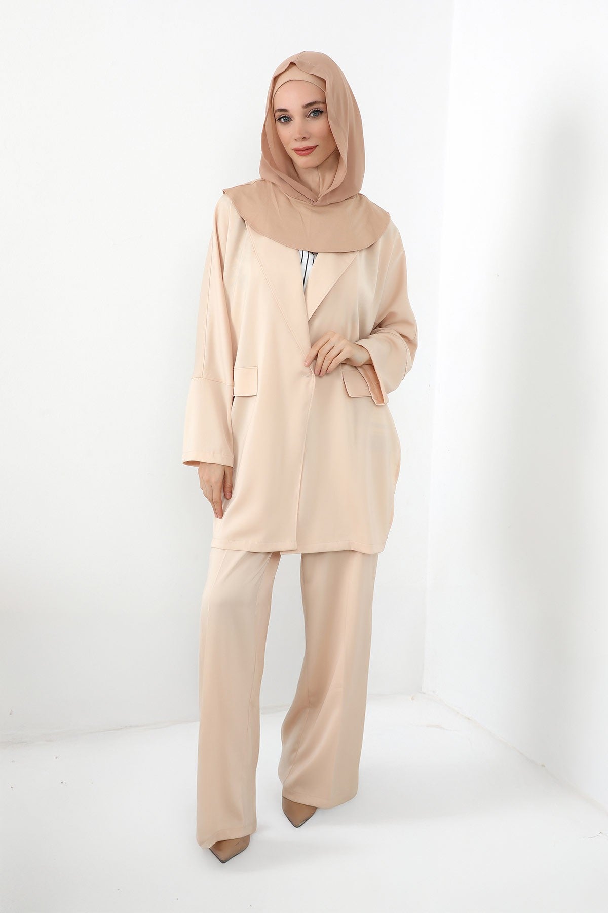 Neck-Covering Jersey Bonnet with Chiffon Hood, Full-Coverage Bonnet with Lightweight Chiffon Hood,B-95 Sand Brown