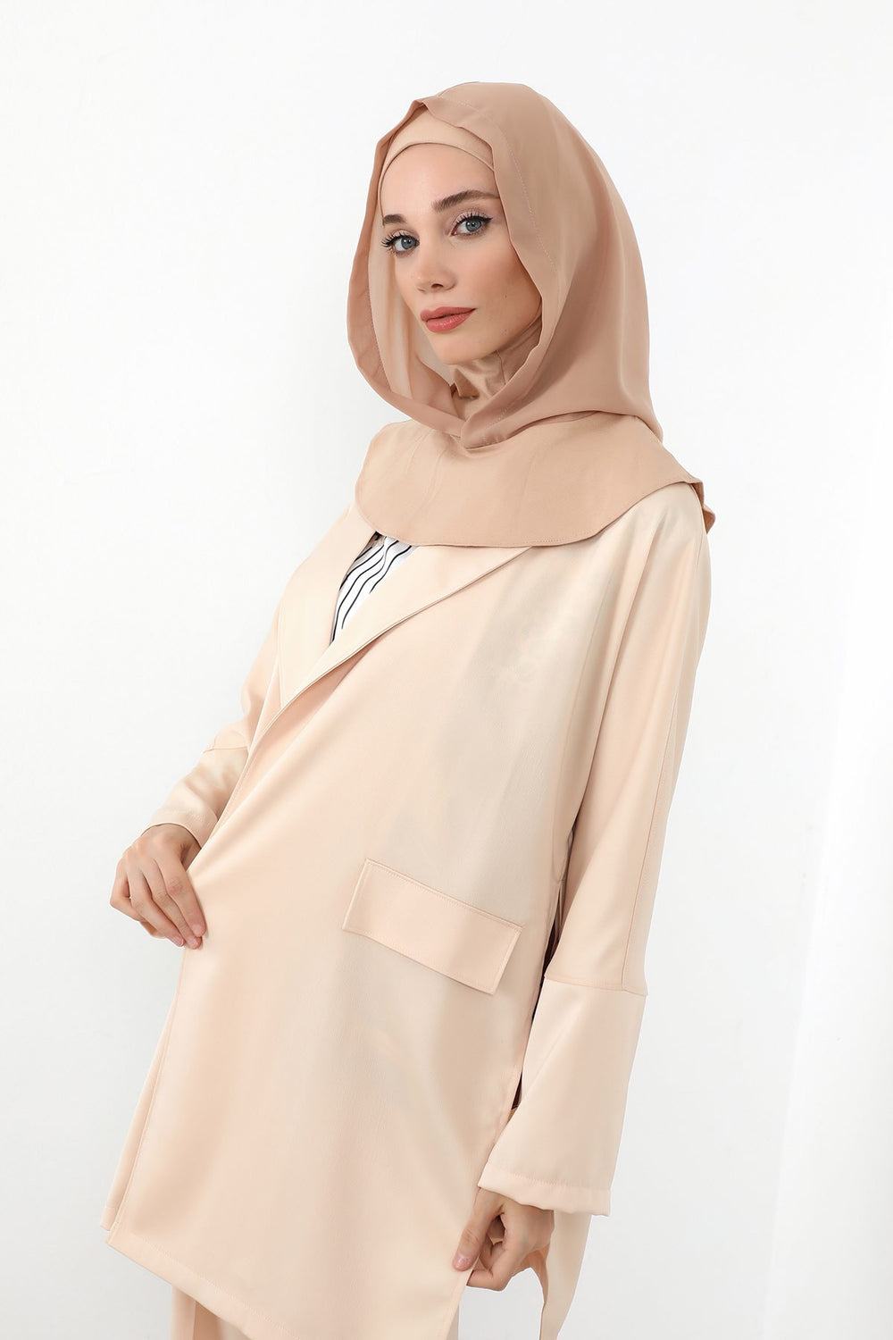 Neck-Covering Jersey Bonnet with Chiffon Hood, Full-Coverage Bonnet with Lightweight Chiffon Hood,B-95 Sand Brown