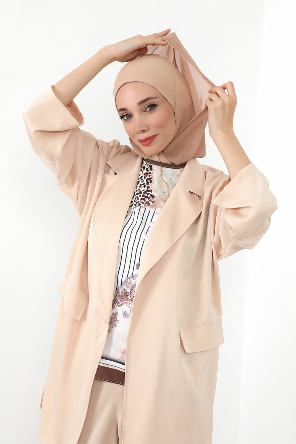 Neck-Covering Jersey Bonnet with Chiffon Hood, Full-Coverage Bonnet with Lightweight Chiffon Hood,B-95 Sand Brown