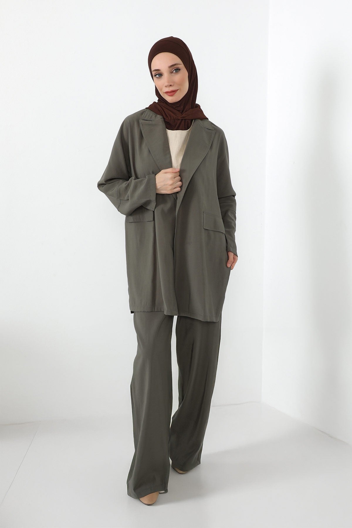 Neck-Covering Jersey Bonnet with Chiffon Hood, Full-Coverage Bonnet with Lightweight Chiffon Hood,B-95 Brown