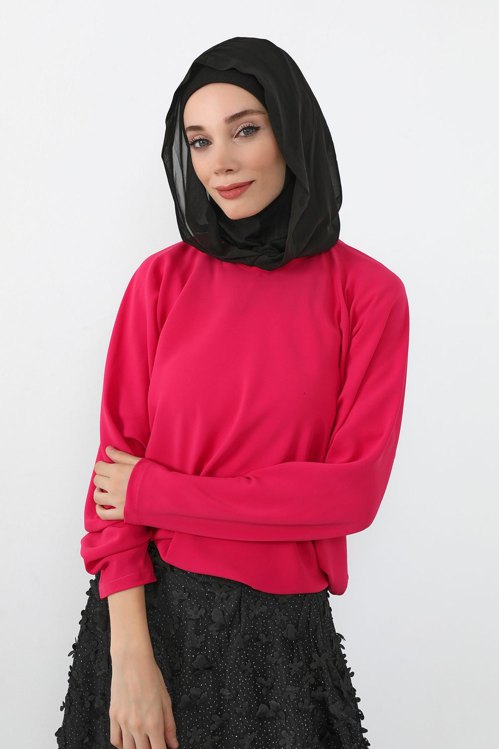 Neck-Covering Jersey Bonnet with Chiffon Hood, Full-Coverage Bonnet with Lightweight Chiffon Hood,B-95 Black