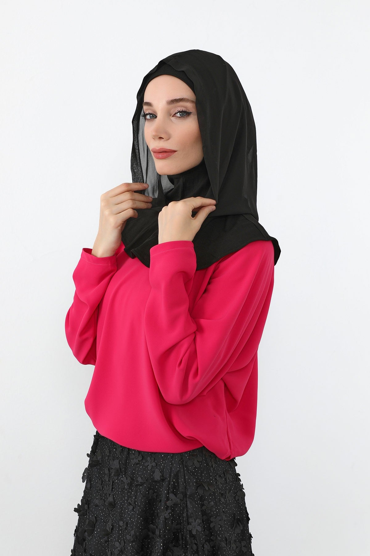 Neck-Covering Jersey Bonnet with Chiffon Hood, Full-Coverage Bonnet with Lightweight Chiffon Hood,B-95 Black