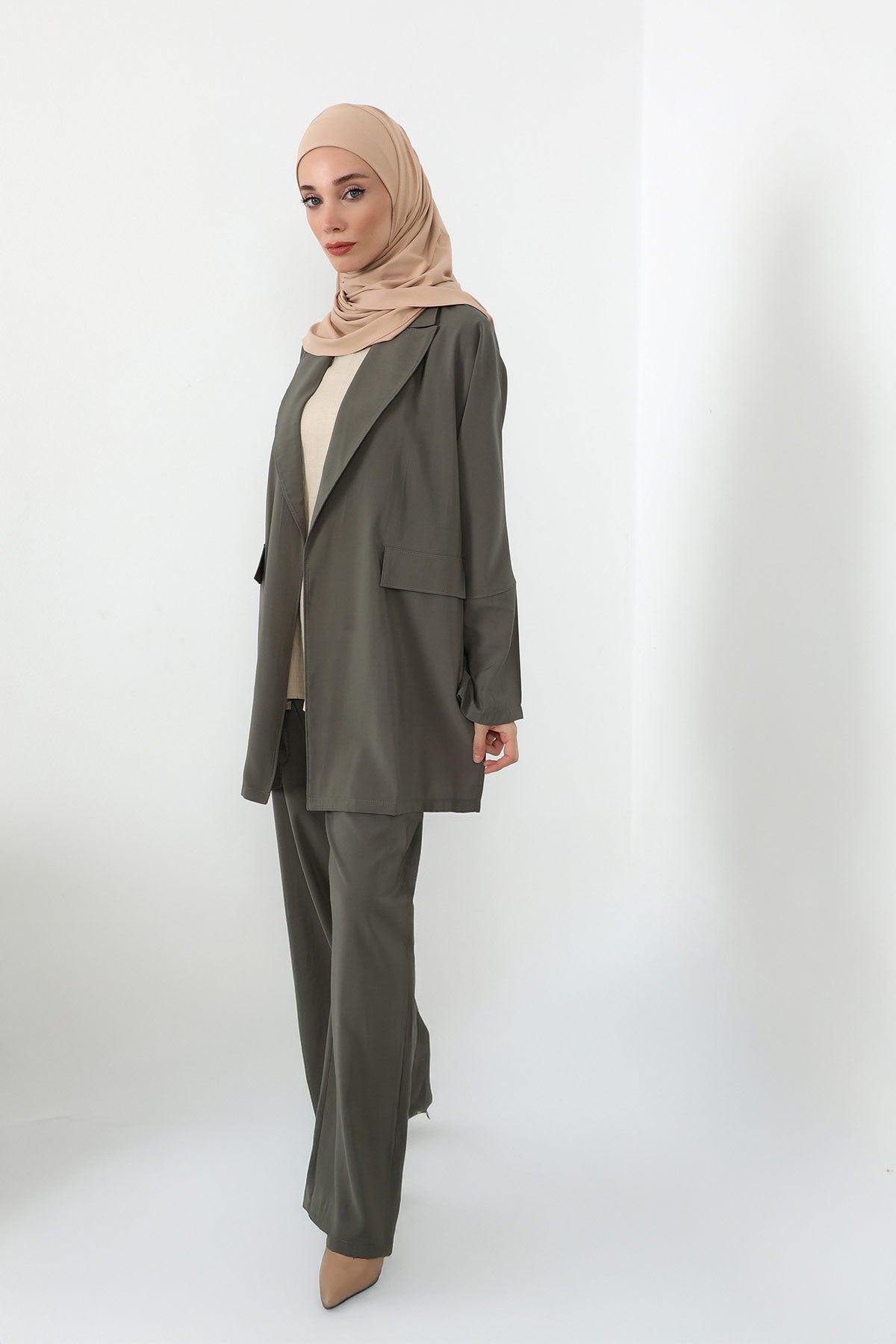 Neck-Covering Practical Jersey Hijab with Built-In Ninja Bonnet, Ready-to-Wear Hijab – Stretch Jersey Design with Integrated Undercap,PS-59 Light Mink