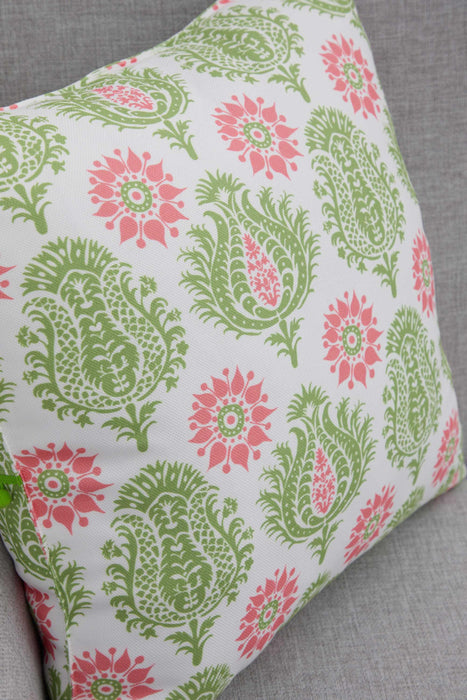Kissenbezug im Frühlings-Look mit Bommelbesatz, handgefertigt, 45,7 x 45,7 cm, Paisley- und Streifen-Design für Sofa und Couch, K-315