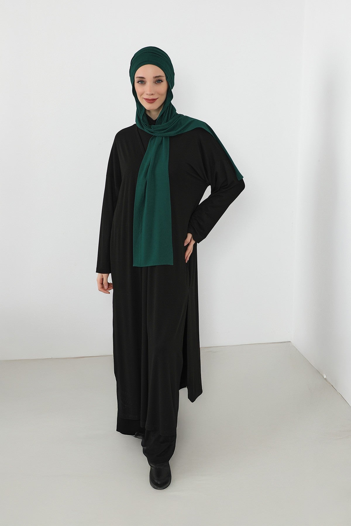 Two-Piece Jersey Hijab Set – Soft Scarf and Matching Undercap, Plain Jersey Hijab & Undercap Set for Everyday Wear,PS-57 Green