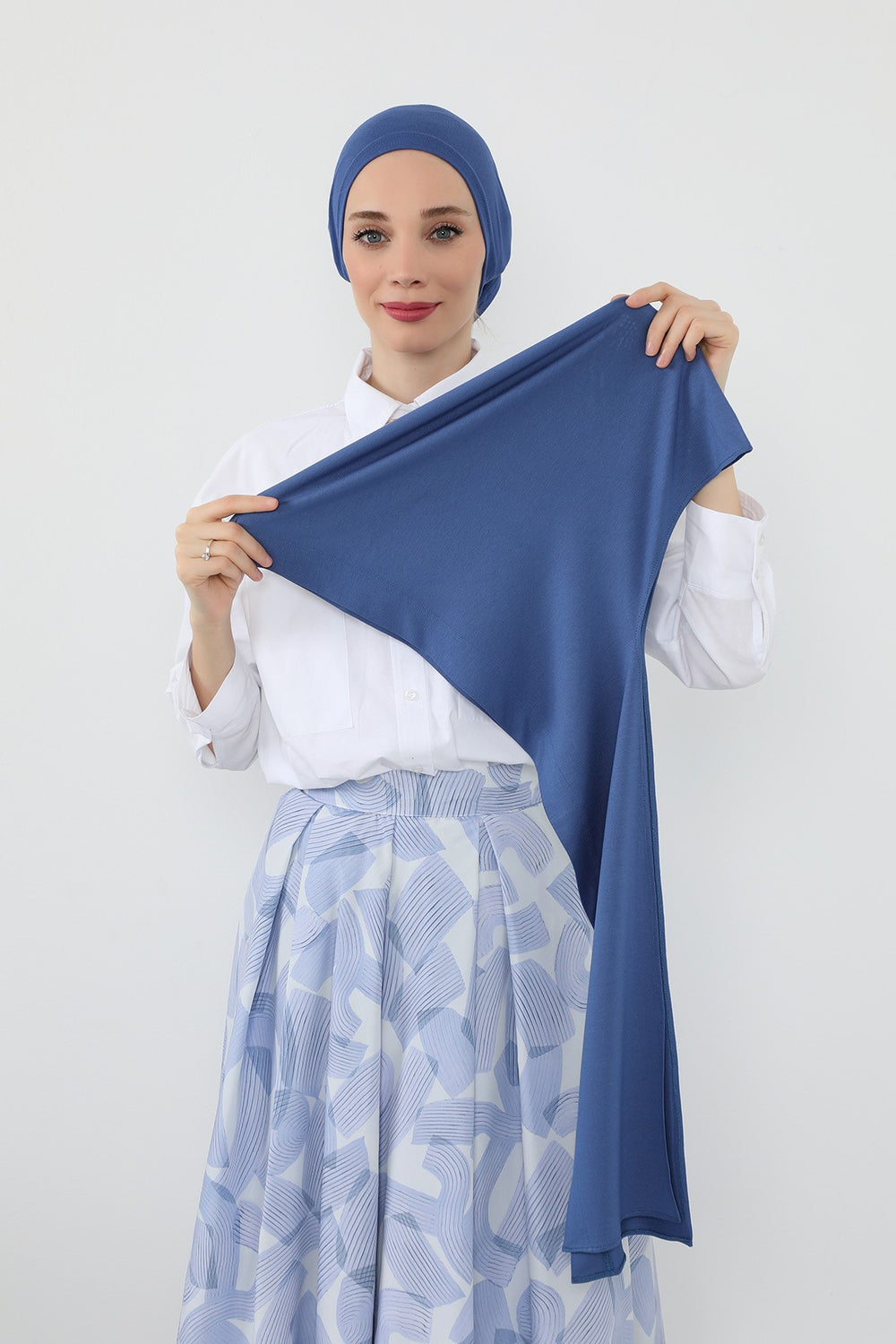 Two-Piece Jersey Hijab Set – Soft Scarf and Matching Undercap, Plain Jersey Hijab & Undercap Set for Everyday Wear,PS-57 İndigo