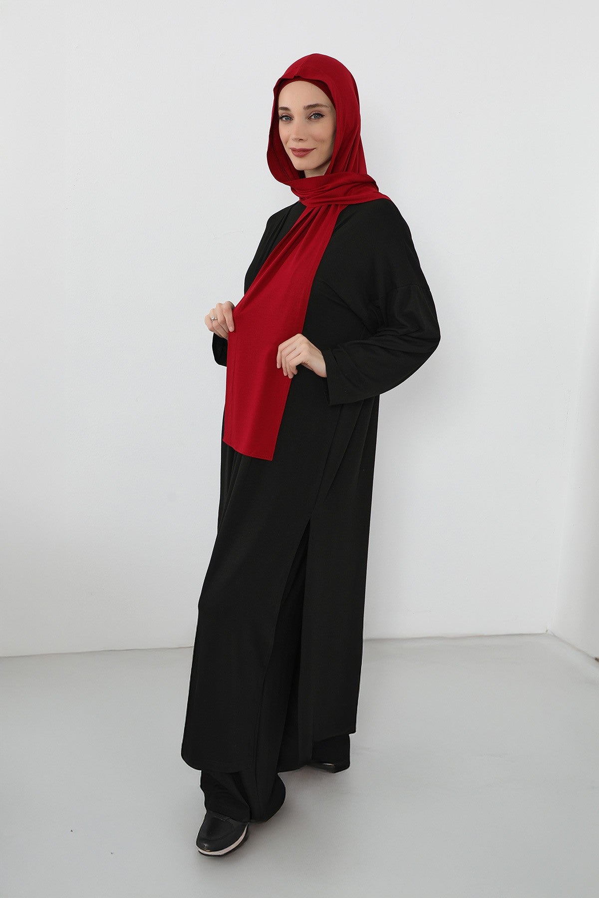 Two-Piece Jersey Hijab Set – Soft Scarf and Matching Undercap, Plain Jersey Hijab & Undercap Set for Everyday Wear,PS-57 Maroon