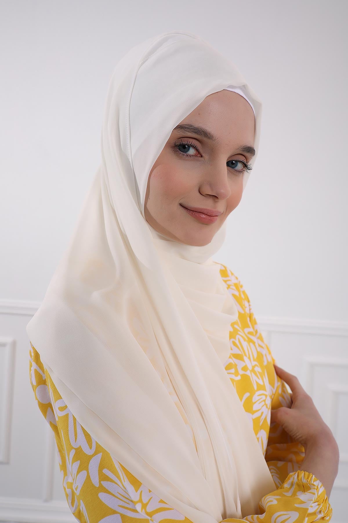 Women Instant Chiffon Shawl Modesty Turban Hijab Head Wrap Ready to Wear Women Headscarf made from Chiffon Fabric with Color Options,PS-11 Off-White
